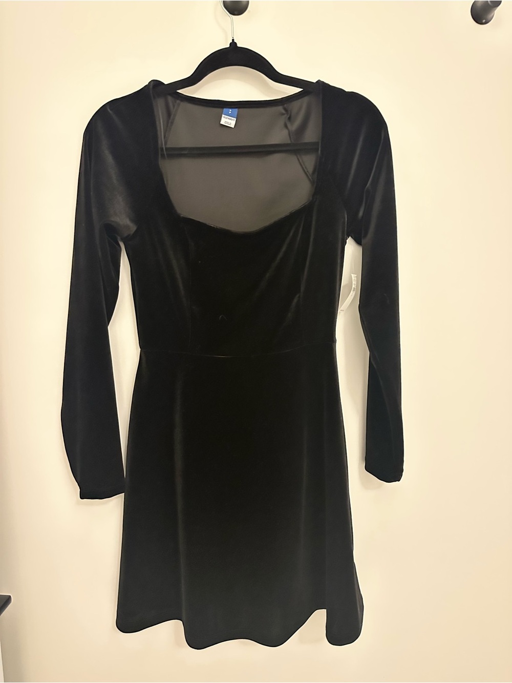 Old Navy Black Velvet Long Sleeve Dress